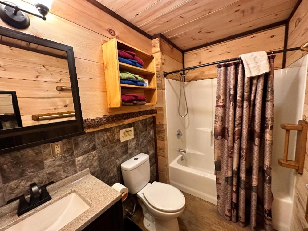 Best Bear Lodge & Campground Irons Bagian luar foto