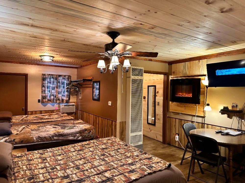 Best Bear Lodge & Campground Irons Bagian luar foto