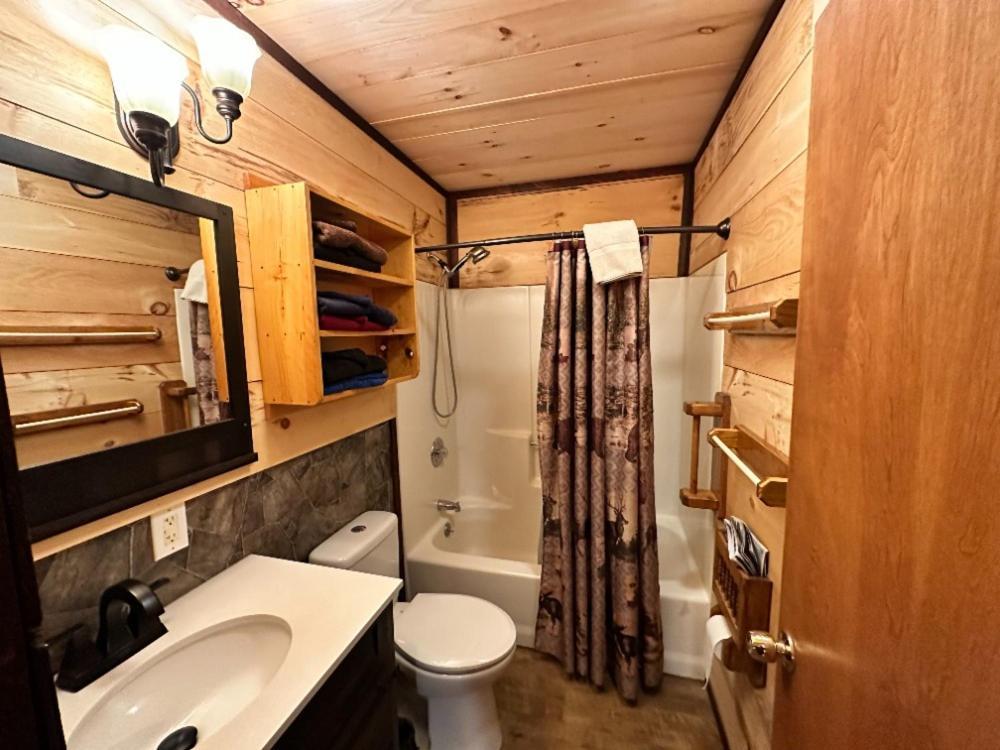 Best Bear Lodge & Campground Irons Bagian luar foto
