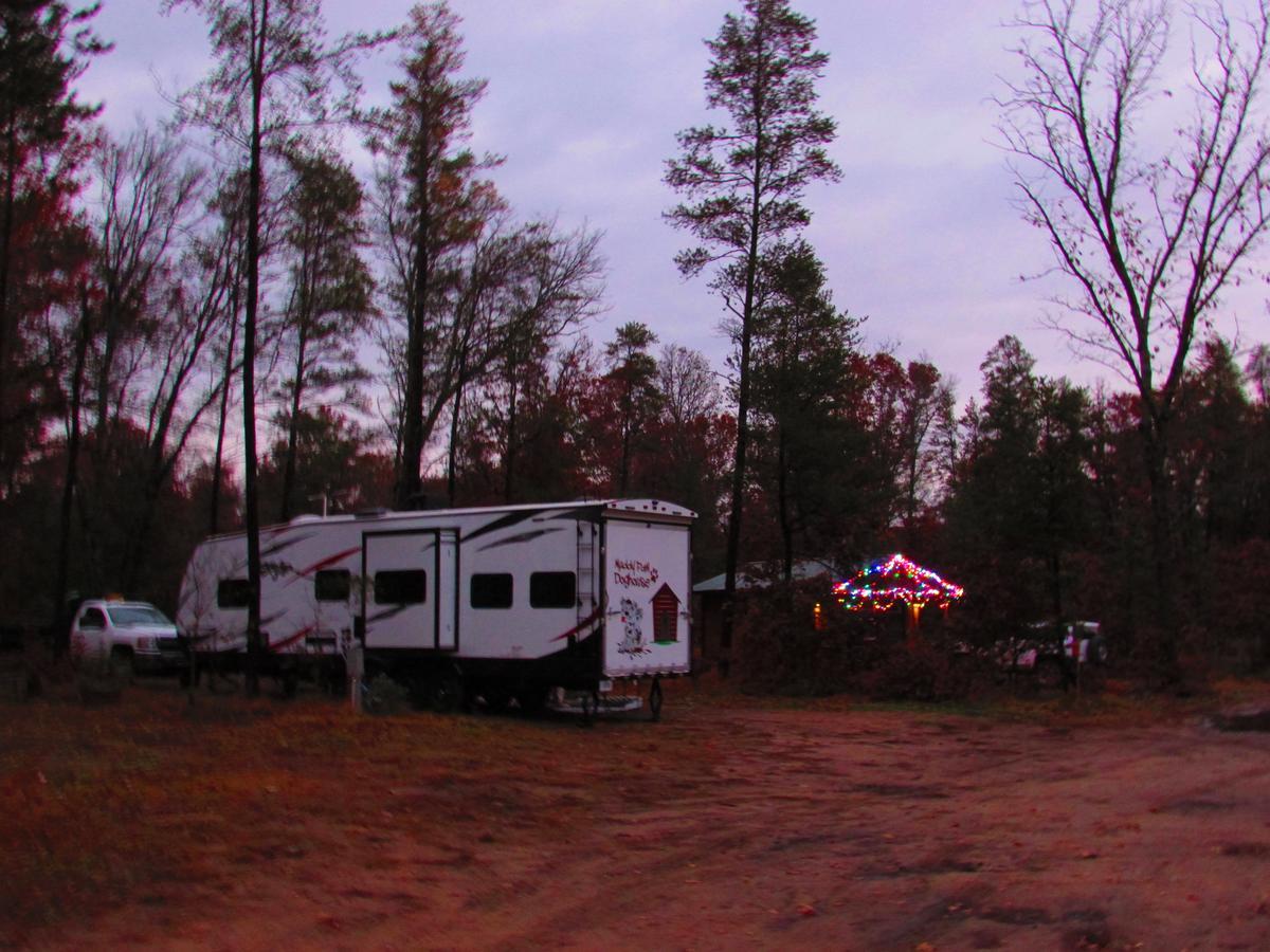 Best Bear Lodge & Campground Irons Bagian luar foto