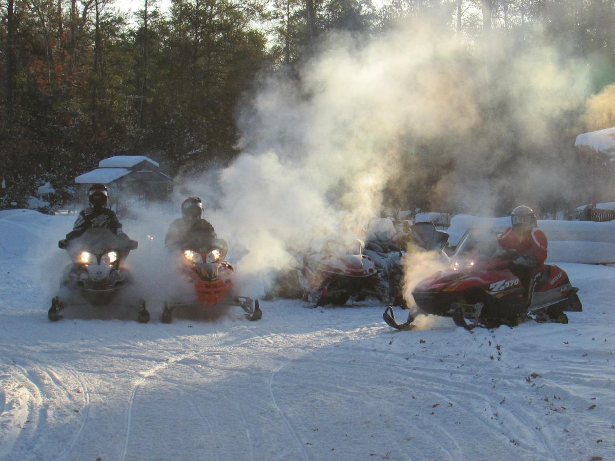 Best Bear Lodge & Campground Irons Bagian luar foto