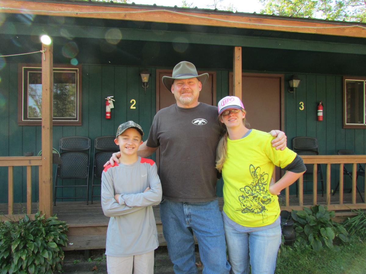 Best Bear Lodge & Campground Irons Bagian luar foto