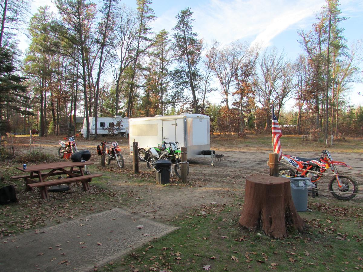 Best Bear Lodge & Campground Irons Bagian luar foto